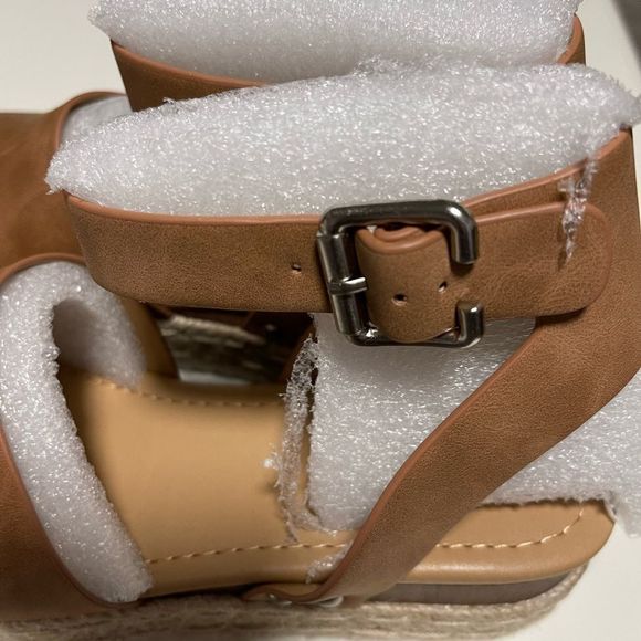 𝅺Espadrille Strap Open Toe Sandals NIB - Picture 8 of 9